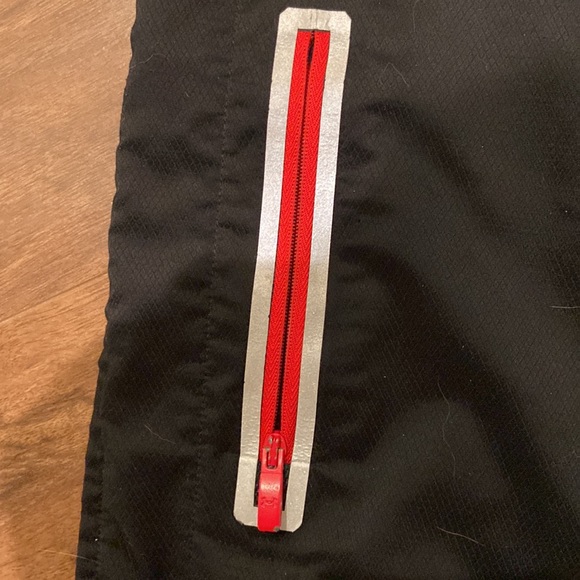 Under Armour 1/4 zip Jacket - St. John’s University - Sz XS - Picture 3 of 6